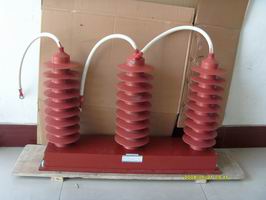 1506042220843311.jpg 35KV保護器.JPG