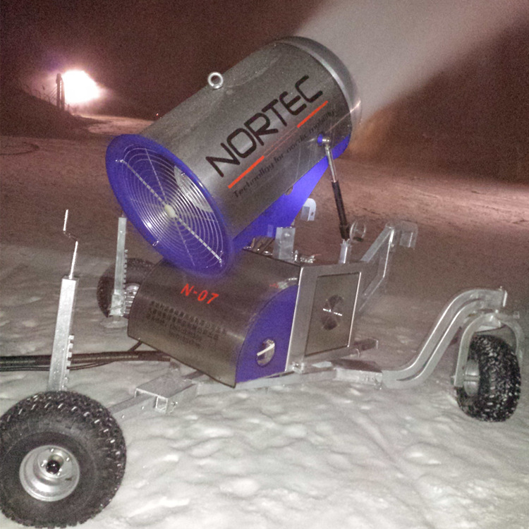 1507277746347948.jpg 造雪機